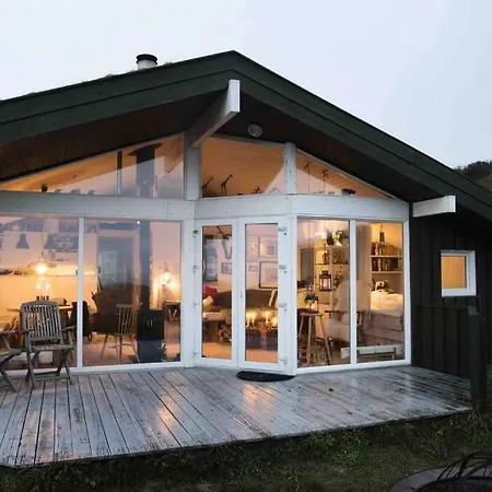 Breathtaking Seaview - Cosy Cabin Feriehus